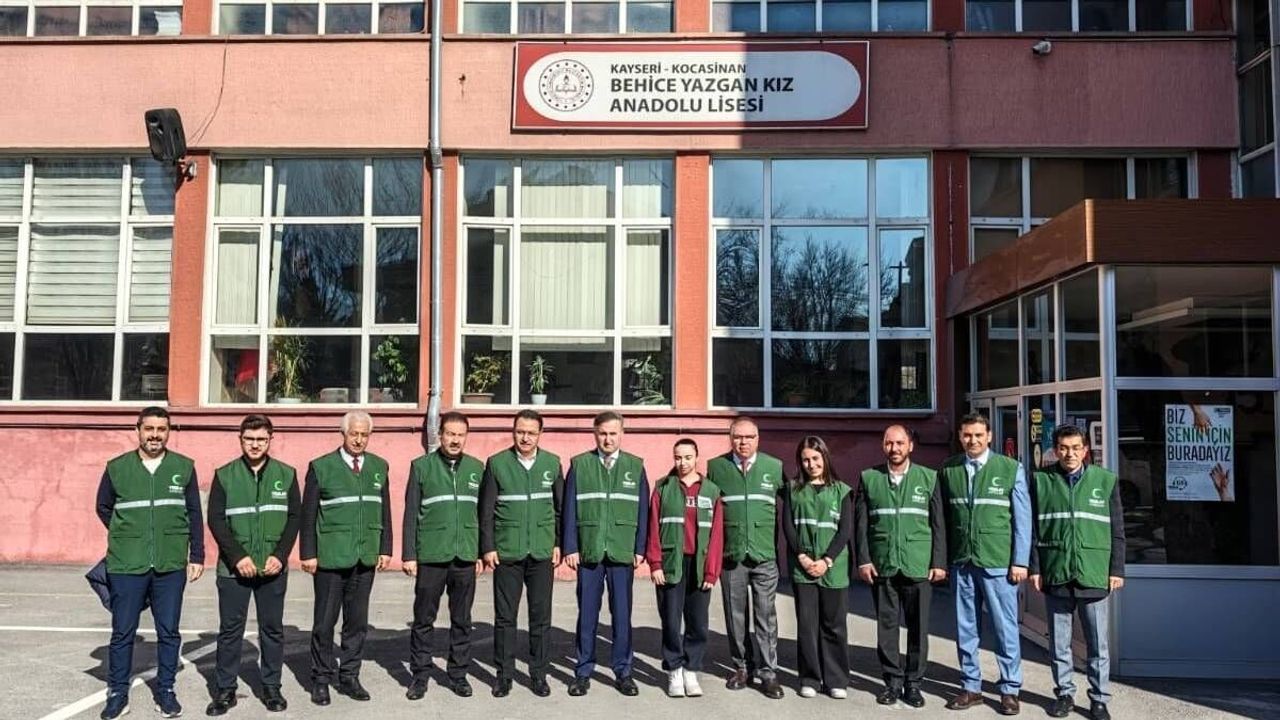 Yeşilay Kayseri’den okullarda anlamlı ‘’İlk Ders Yeşilay’’ etkinliği
