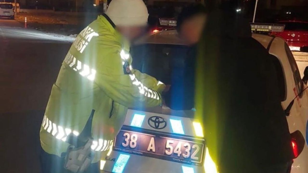 Kayseri'de alkolmetreyi üflemeyen sürücüye 150 bin tl ceza, ehliyetine 5 yıl el konuldu