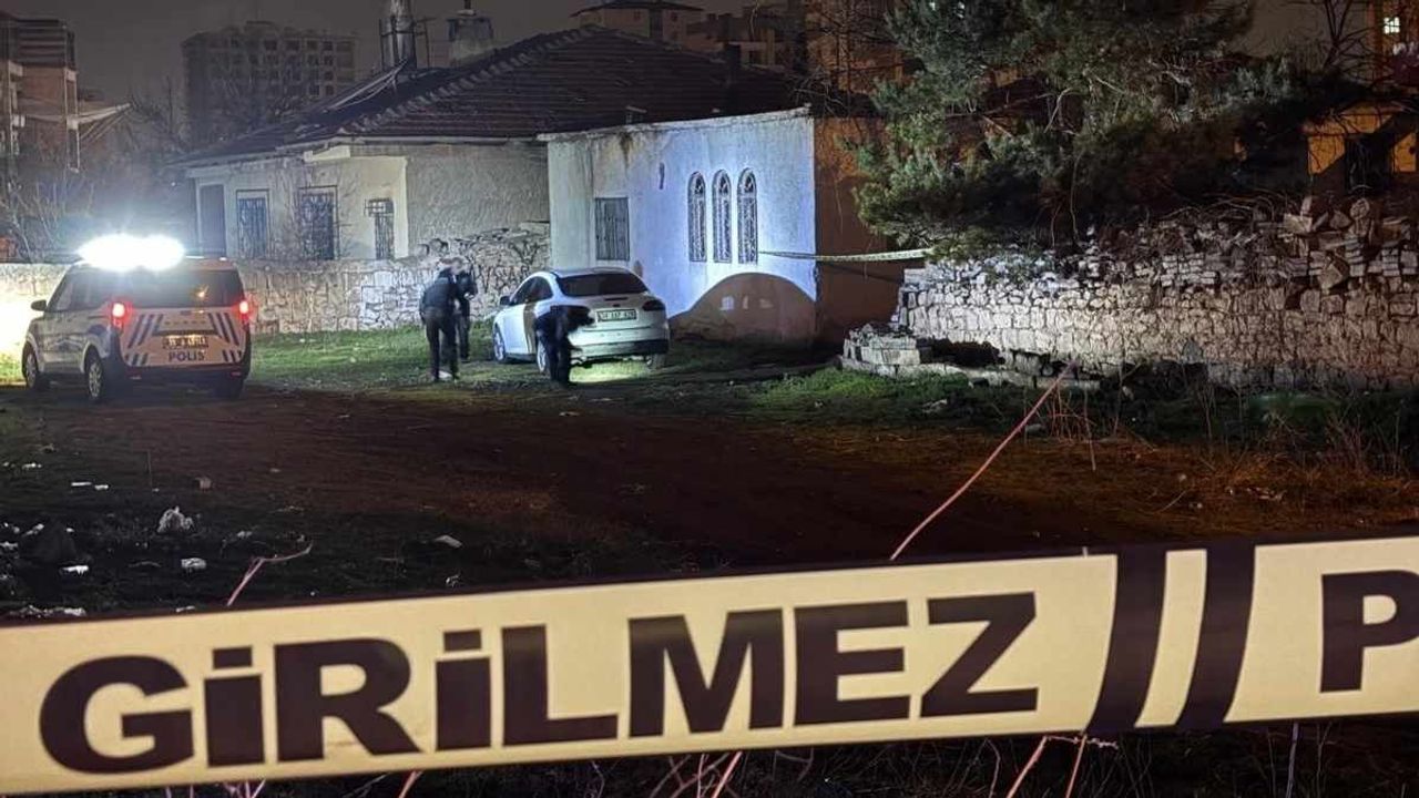 Kayseri’de müstakil eve kurşun yağdı: 1 kişi başından vurularak ağır yaralandı!