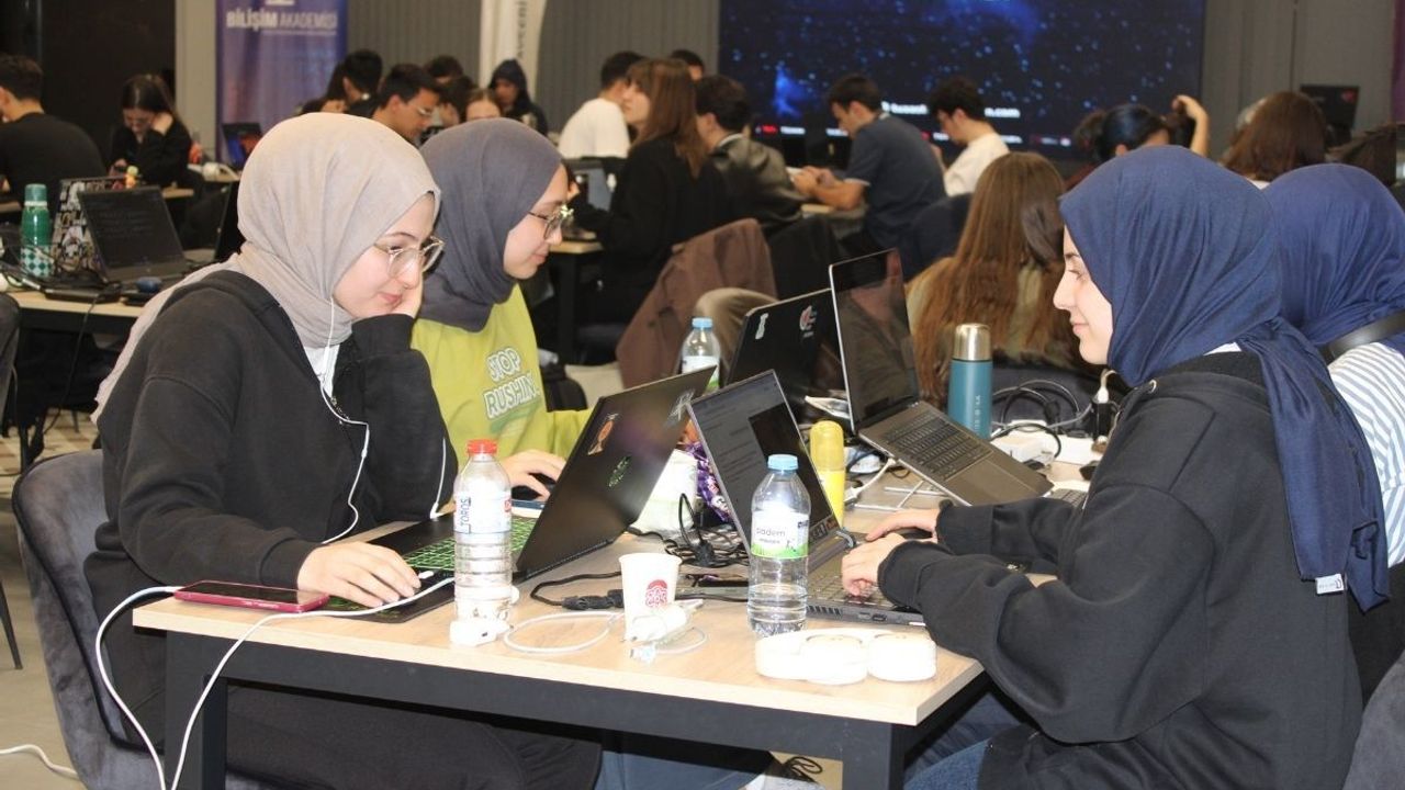 Kayseri’de TUA Astro Hackathon yarışması başladı!