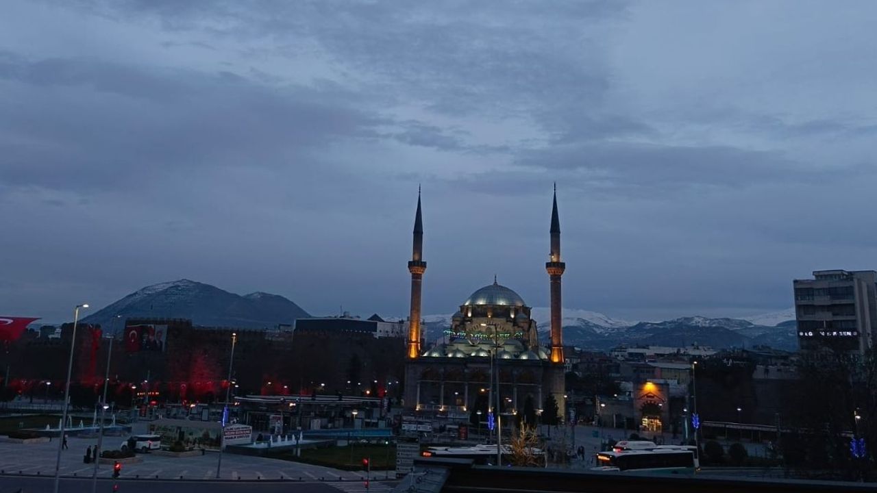 Kayseri'de gören toplamaya koşuyor! Baharın habercisi ama ölümcül olabilir