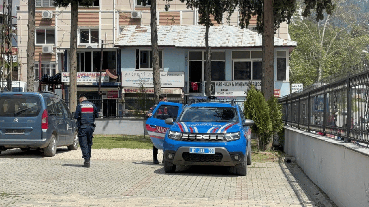 Öğretmen paylaşımları yüzünden akıl hastanesine yatırıldı!