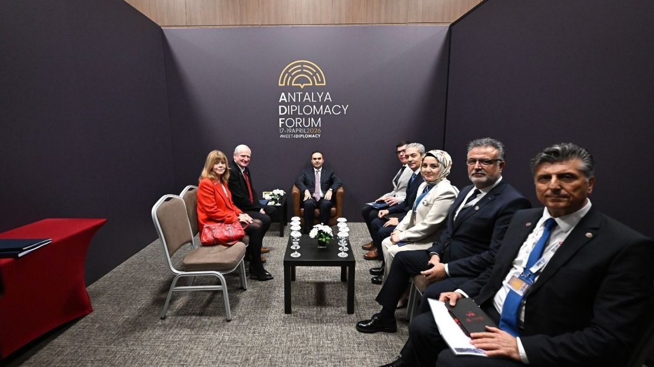 Bakan Kacır’dan uluslararası iş birliği mesajı