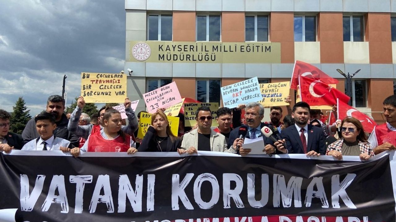 CHP Kayseri 23 Nisan’da ‘Çocuklar İçin Sessiz Yürüyüş’ düzenledi
