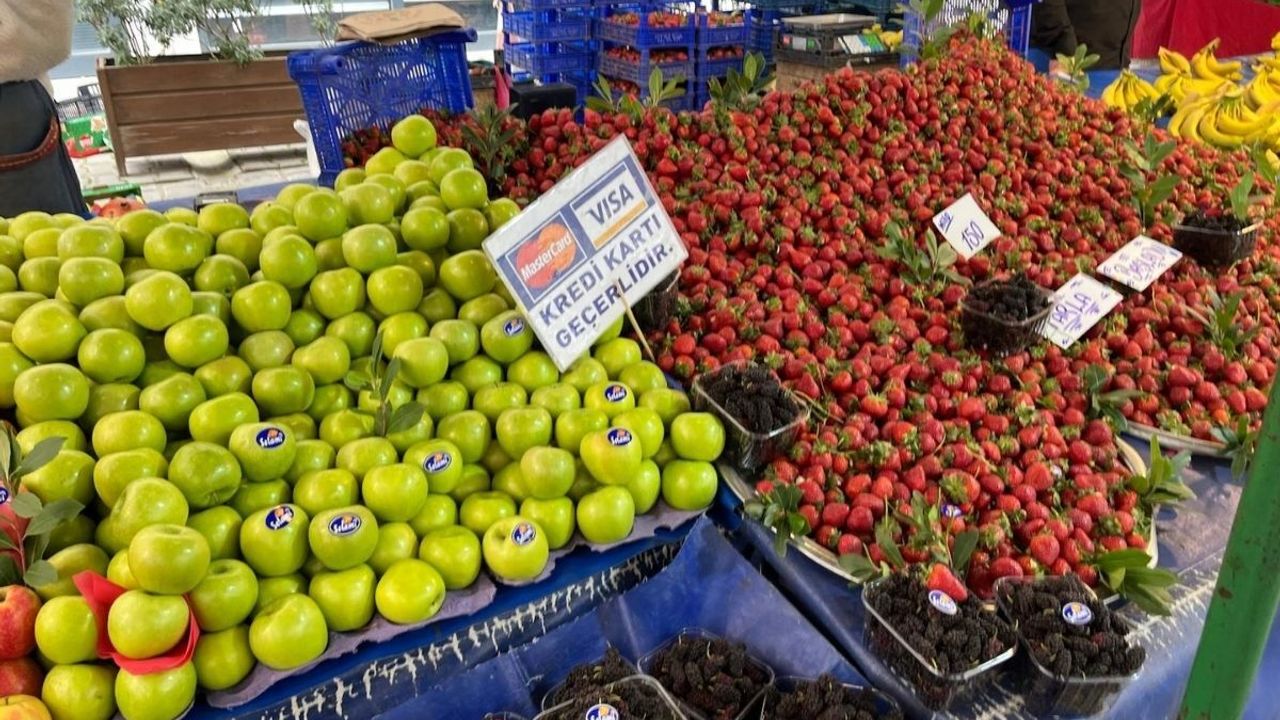 CHP’li Aşkın Genç: Pazarda kredi kartı ile alışveriş yaygınlaşıyor, Ekonomik zincir kırıldı