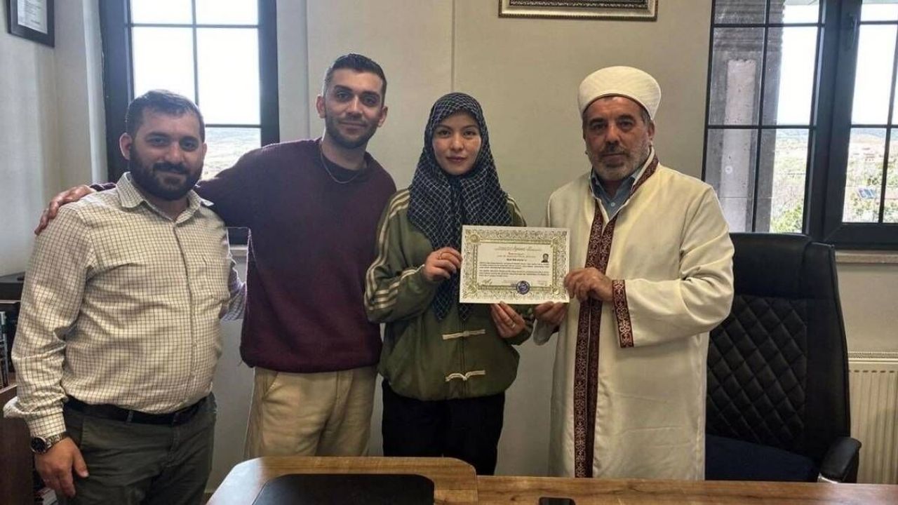 Çinli kadın İslamiyeti seçti