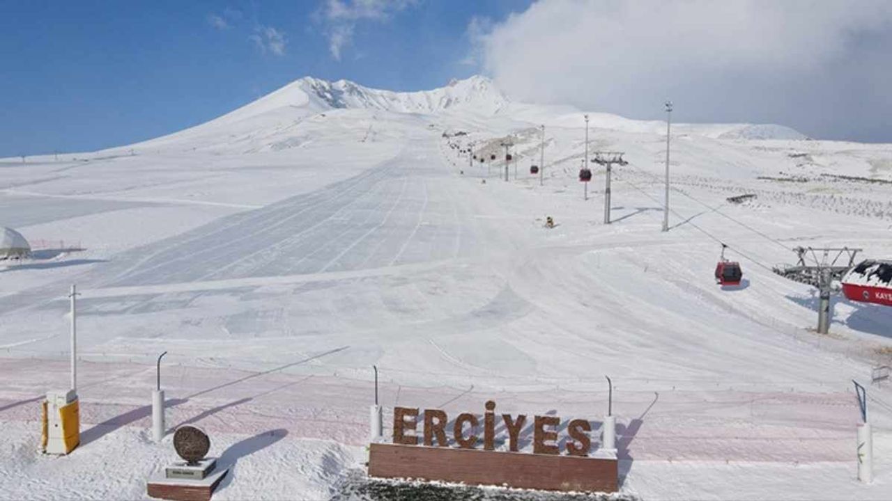 Sezon bitmeden yetişin: Erciyes’te o pistler hala açık!