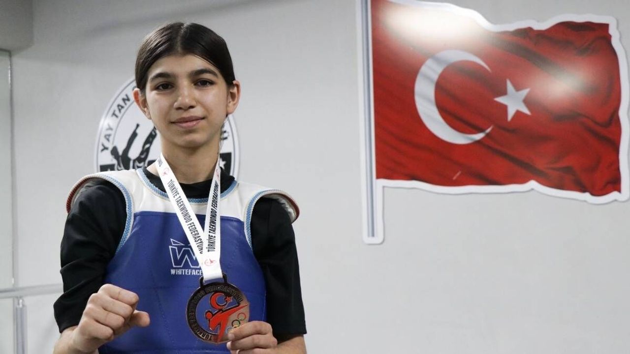 Depremde vücudunda ağır yanıklar oluşmuştu: Yaralarını Kayseri'de yöneldiği sporla sardı