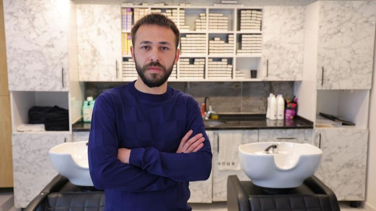 Kuaförde 26 bin liralık saç yaptırdı! '2 dakikaya geliyorum' diyip bir daha dönmedi!