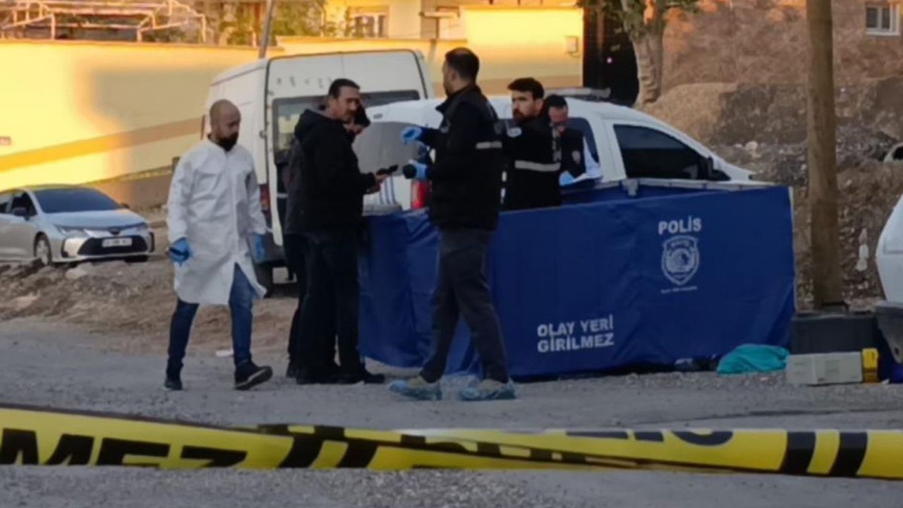 Sokak ortasında kanlı infaz! Arkadaşını pompalı tüfekle öldürdü