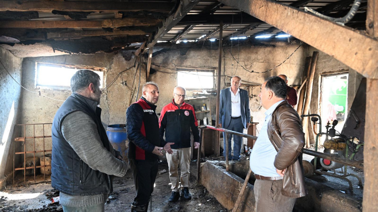 Kayseri’de ahır yangını sonrası İl Müdürü Saklav’dan İncesu’da destek ziyareti!