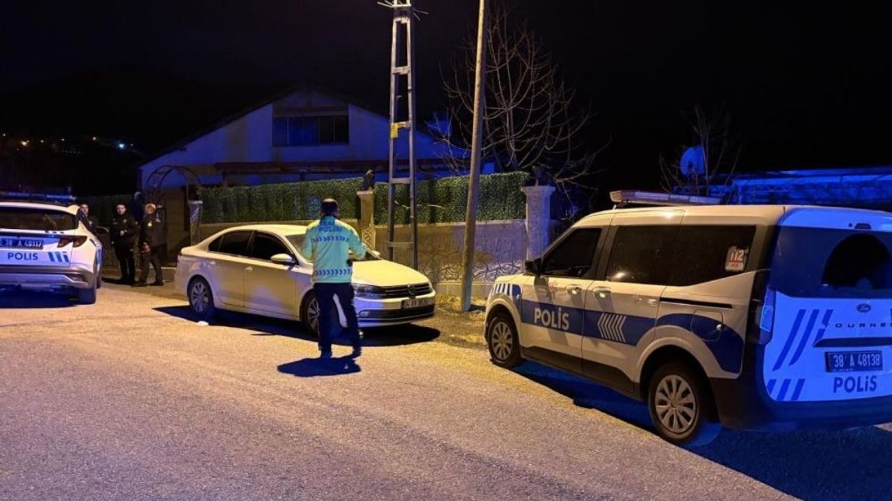 Kayseri’de polisin ‘dur’ ihtarına uymadı: Bir araba parası ceza yedi