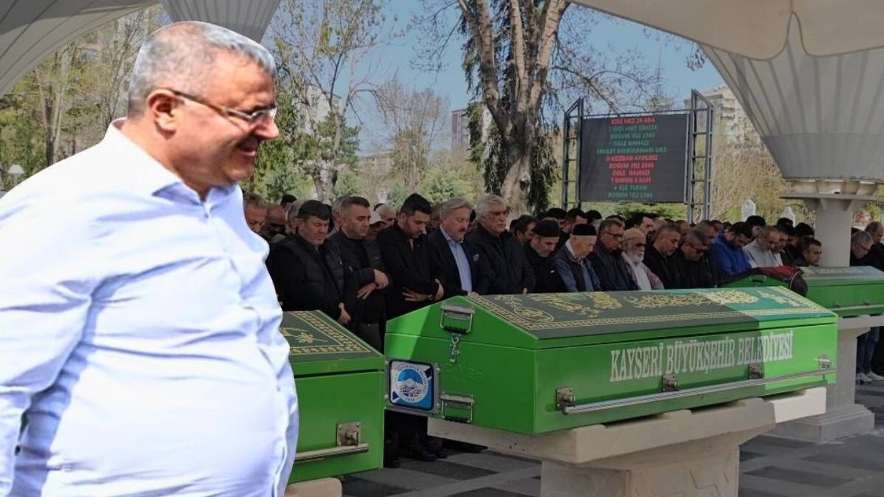 Öldürülen fabrika müdürü Mustafa Demir defnedildi