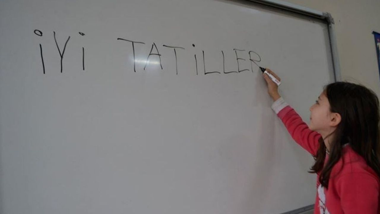 Okullar ne zaman kapanacak? 2026 yaz tatili tarihi belli oldu!