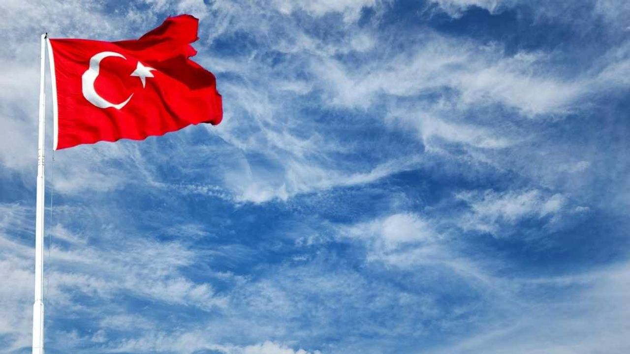 Türk bayrağına saygısızlık yapıldı mı? Resmi açıklama geldi