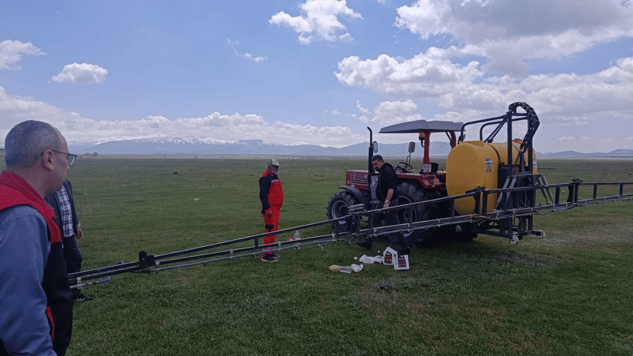 İl müdürü Develi’de üretilen yerli ve milli gübrenin denemesini yaptı!