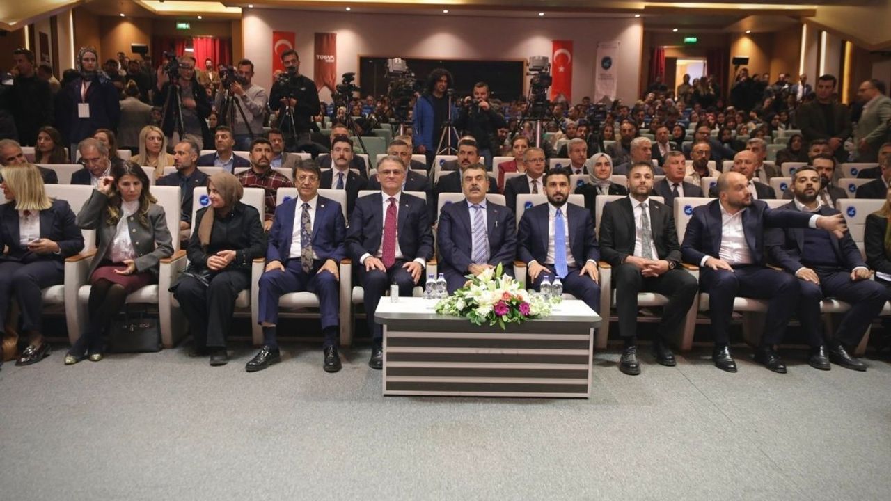 Bakan Tekin’den sendikaya sert tepki: ‘Burası hukuk devleti’
