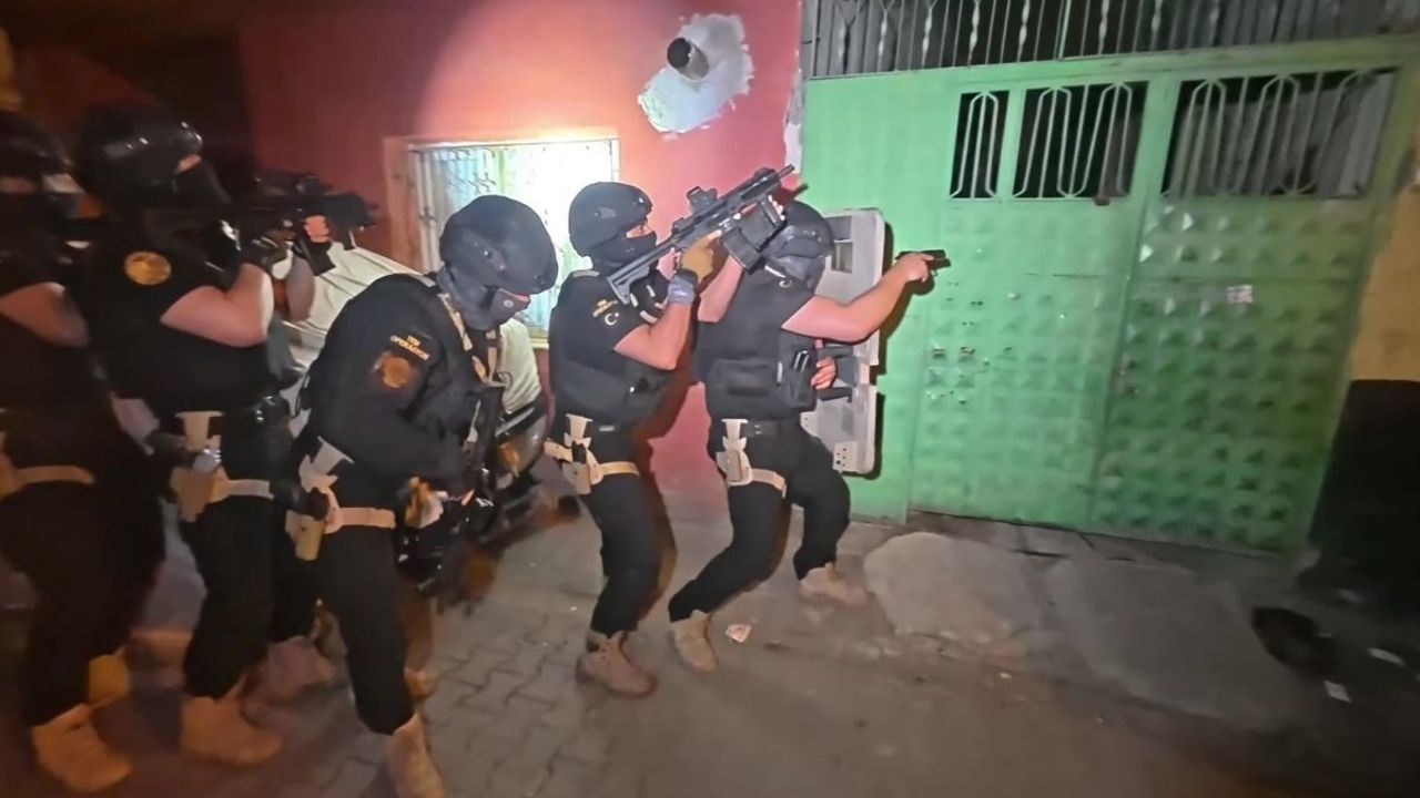 Adana'da DEAŞ'ın uyuyan hücresine operasyon: 16 kişi yakalandı!