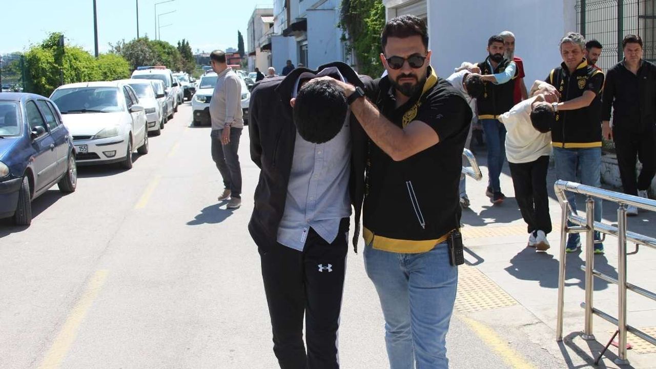 Adana’da 500 saatlik kamera incelemesiyle yakalandılar!