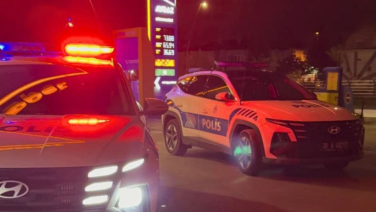 Kayseri’de ‘’Çakmak isteme’’ meselesi bıçaklı kavgaya dönüştü : 1 ölü 2 yaralı