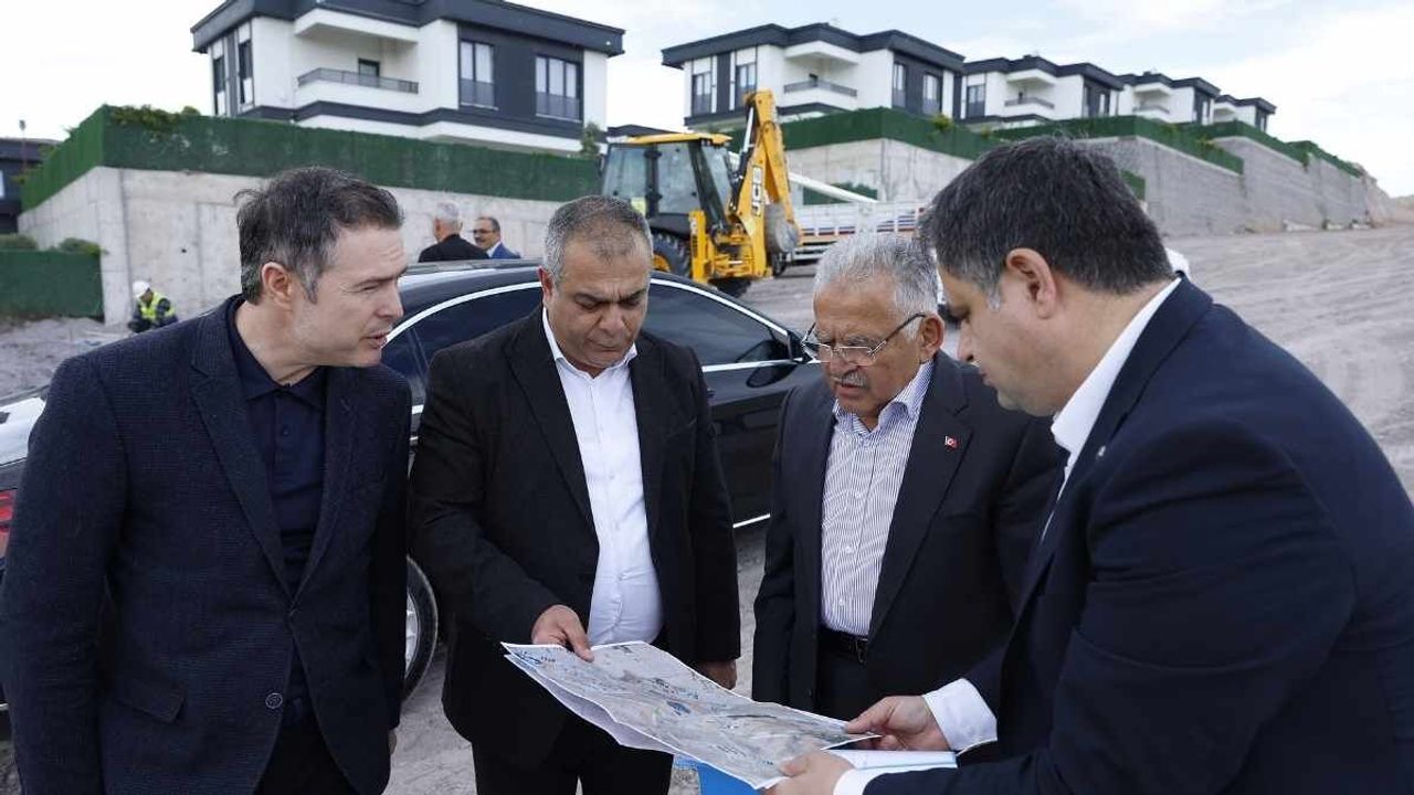 Büyükkılıç’tan bayram mesaisi: Sahaya indi yerinde inceledi