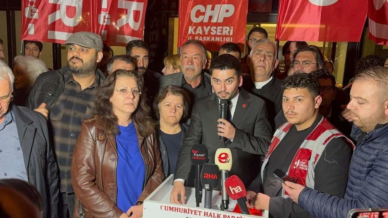 CHP Kayseri’de hesap krizi! Resmi sayfa ele geçirildi