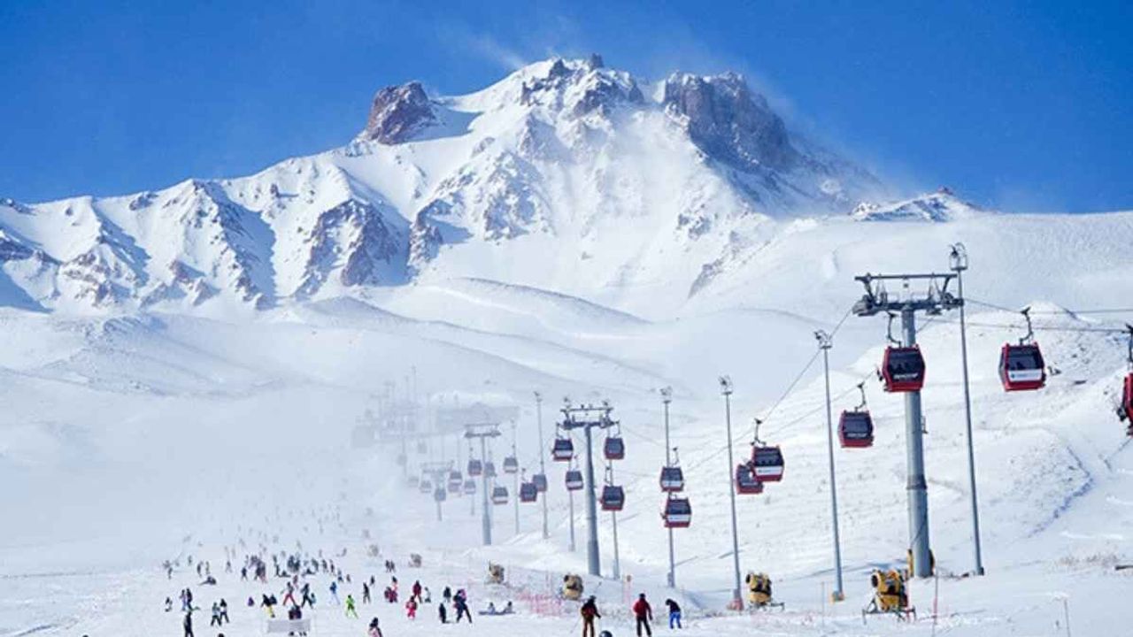 Erciyes’in karı eridi! Kayak sezonu devam ediyor mu?