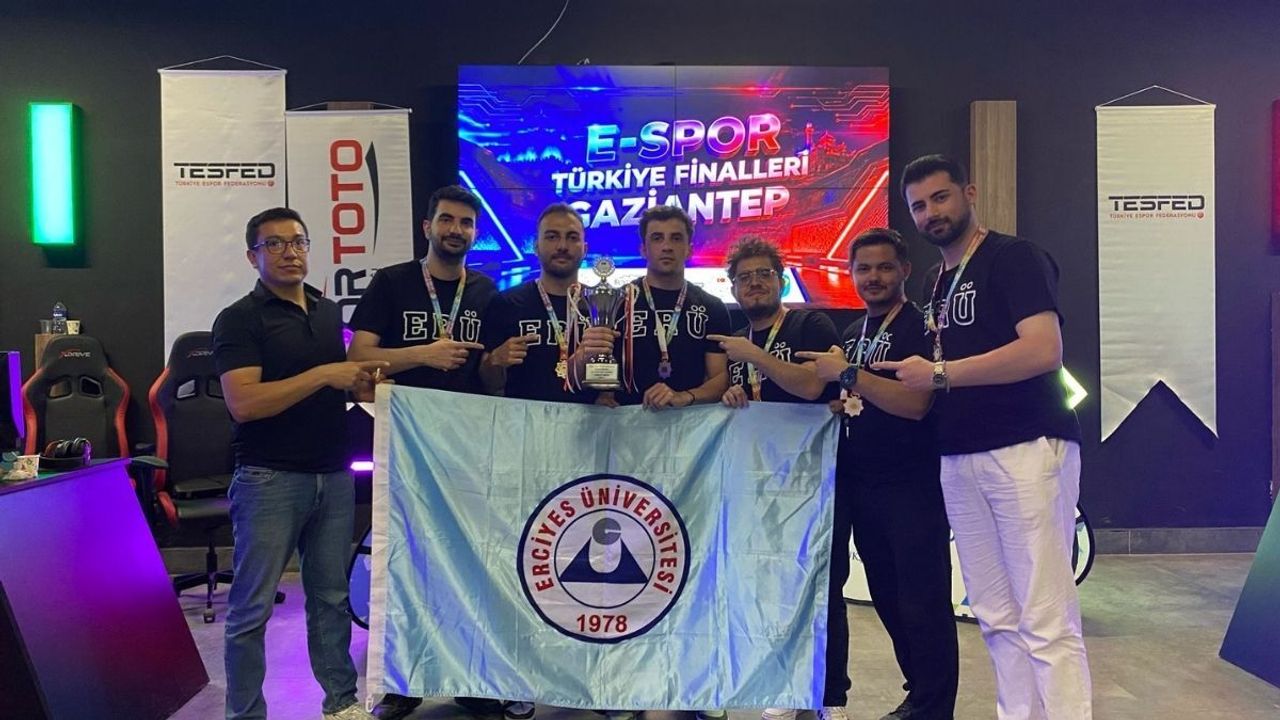 ERÜ’den E-Spor’da dev başarı: Türkiye Şampiyonu oldu!