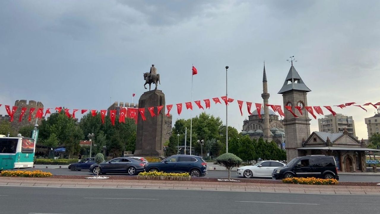 Kayseri’de soğuk hava ve yağmur etkisi! Sıcaklıklar düşüyor!