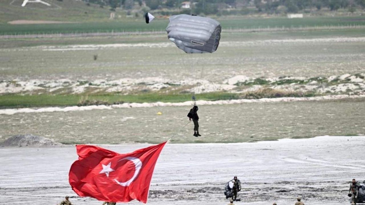 Kayseri’deki komandolara skandal sözlere tepki: Türk askeri hamam böceklerini sevmez!