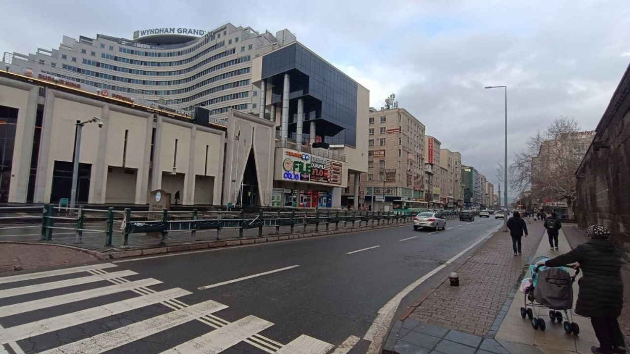 Kayseri’de bahar havası yerini sağanağa bırakıyor