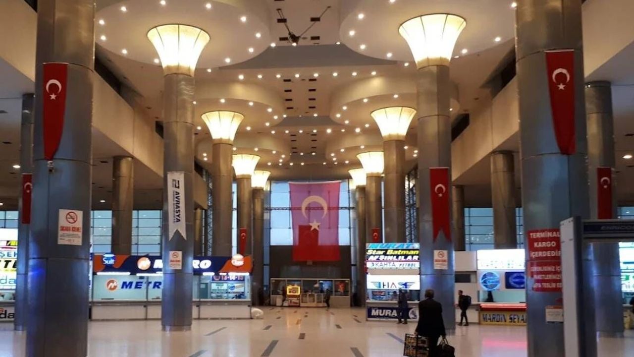 Şehir dışında okuyan öğrencilerin ulaşım ücretlerini Bakanlık karşılayacak