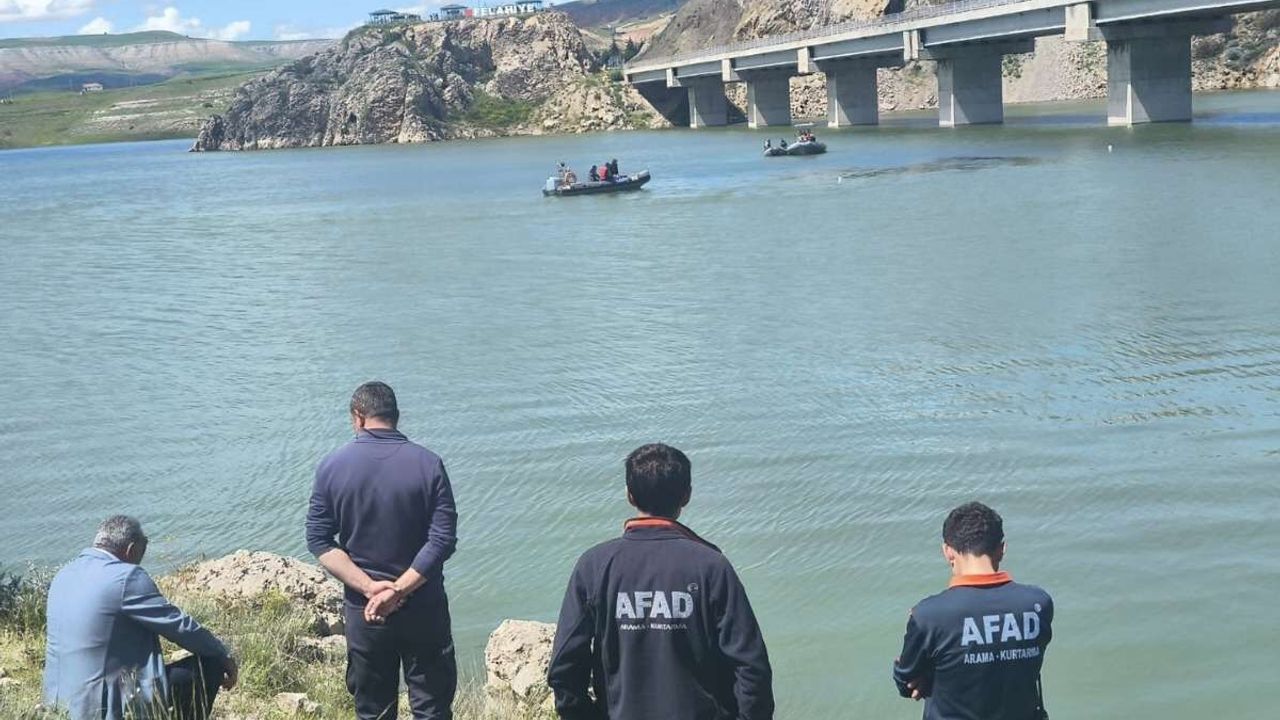 Kayseri’de Kızılırmak’a düşen genci arama çalışmaları sürüyor