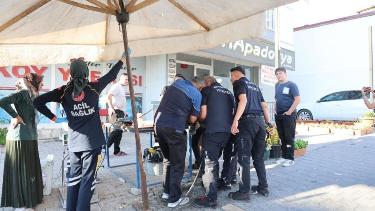 Nevşehir'de elini kıyma makinesine kaptıran adamı itfaiye kurtardı