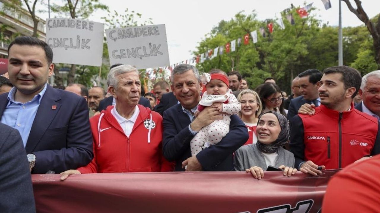 Özgür Özel: Cumhuriyet'i bir kez daha gençlerle buluşturacağız!