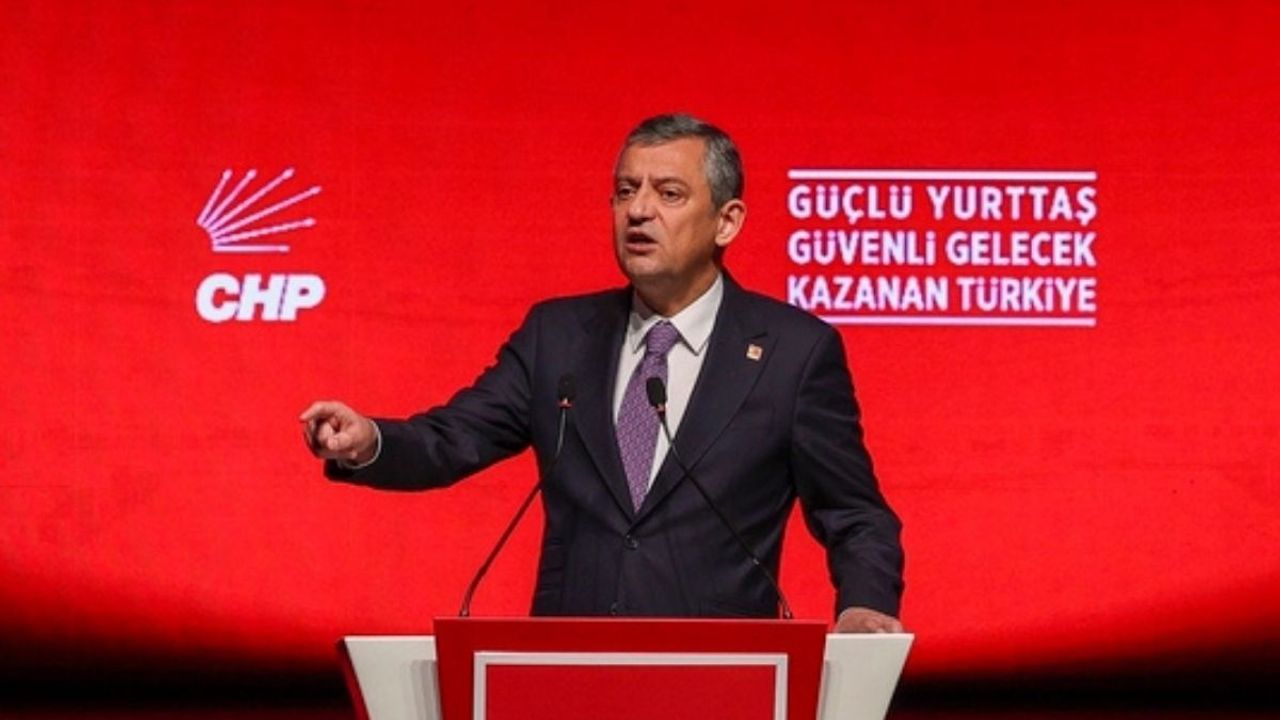 Özgür Özel’den Taksim resti: Seneye oradayız!