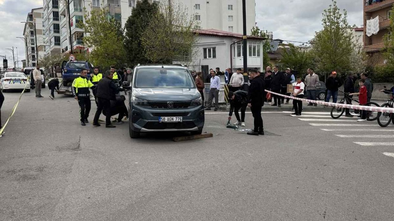 Hafif ticari araç ile otomobil çarpıştı: 7 yaralı!