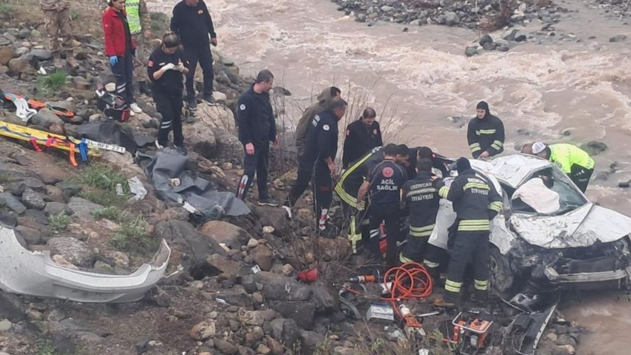 Otomobil dereye uçtu: 2 ölü, 1 ağır yaralı!