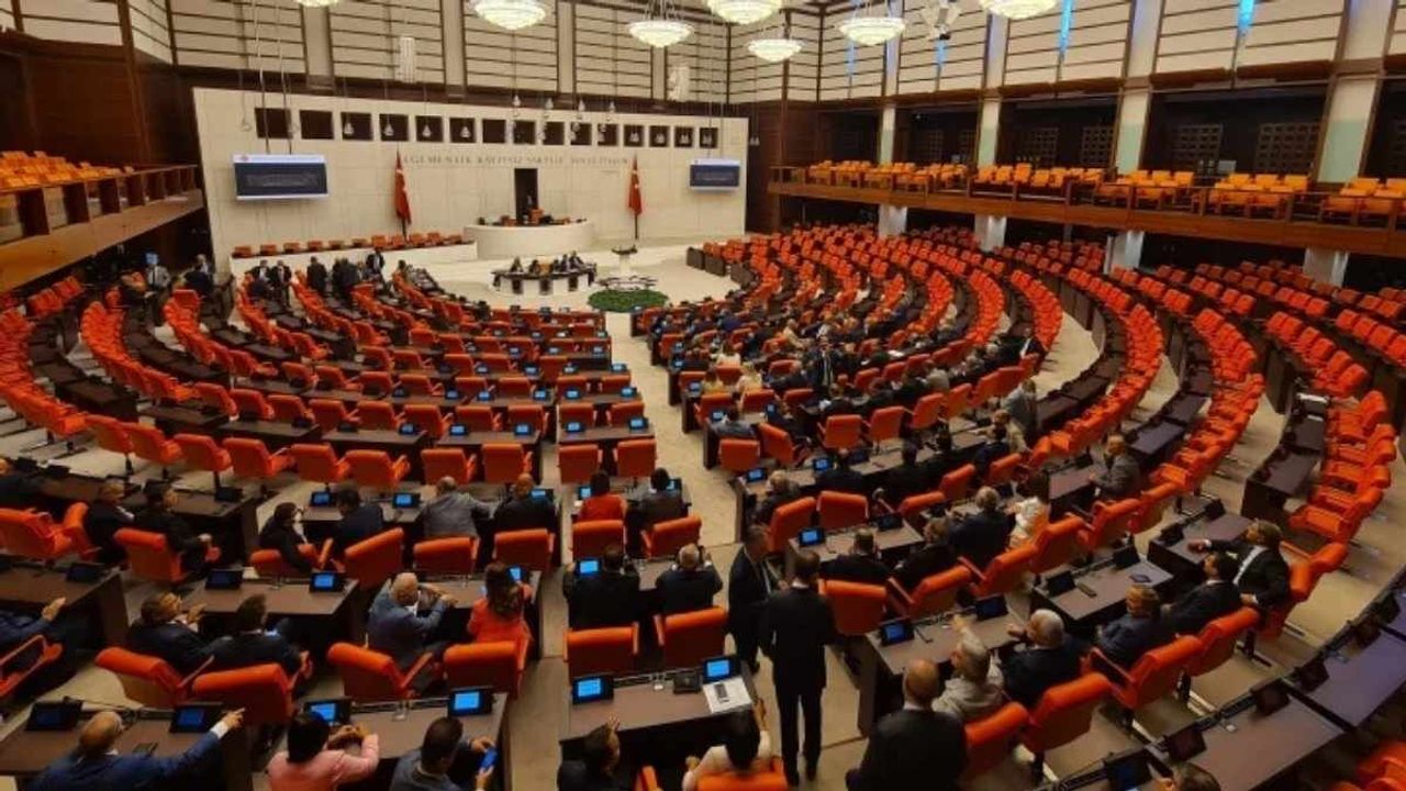 Meclisten geçerse gençlere 6 ay maaş 18 ay prim devletten!