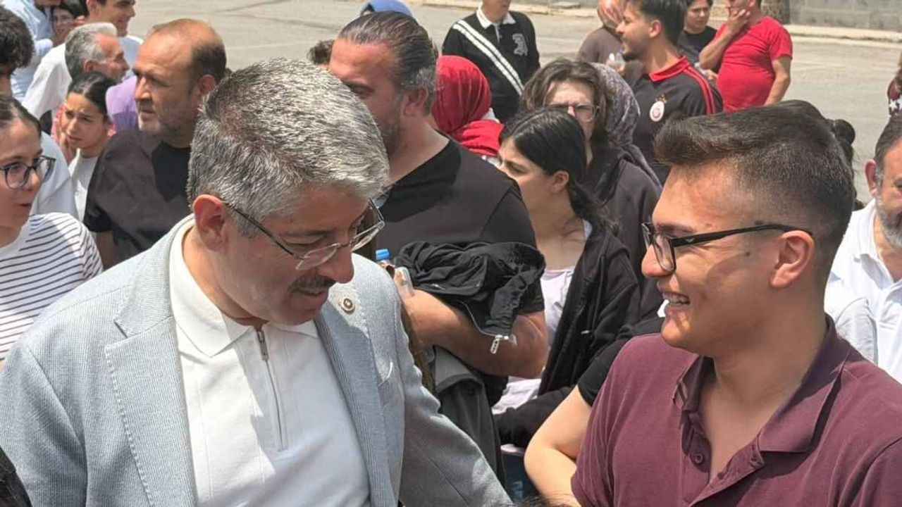 Çopuroğlu TYT heyecanında öğrencilerin yanında oldu