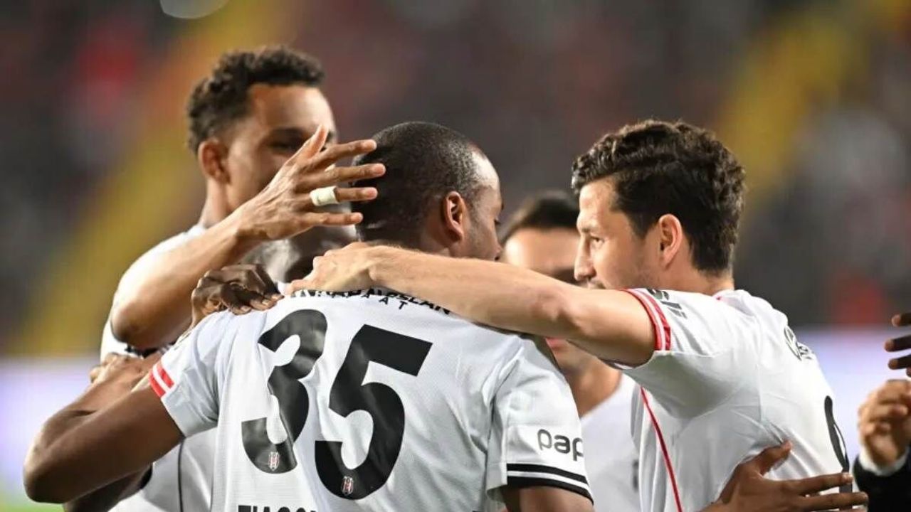 Beşiktaş’ta transfer hareketliliği! 4 isme birden teklif geldi