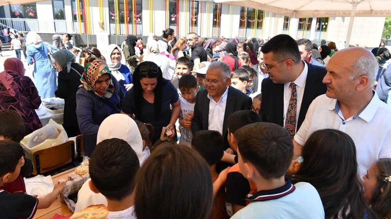 Büyükkılıç öğrencilerin bahar coşkusuna ortak oldu