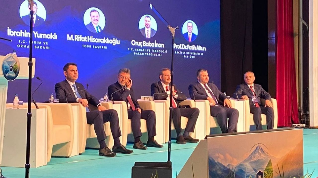 Kayseri’de konuşan Bakan Yumaklı: 14 insansız hava aracımızla tarihinin en donanımlı filosuna sahibiz!