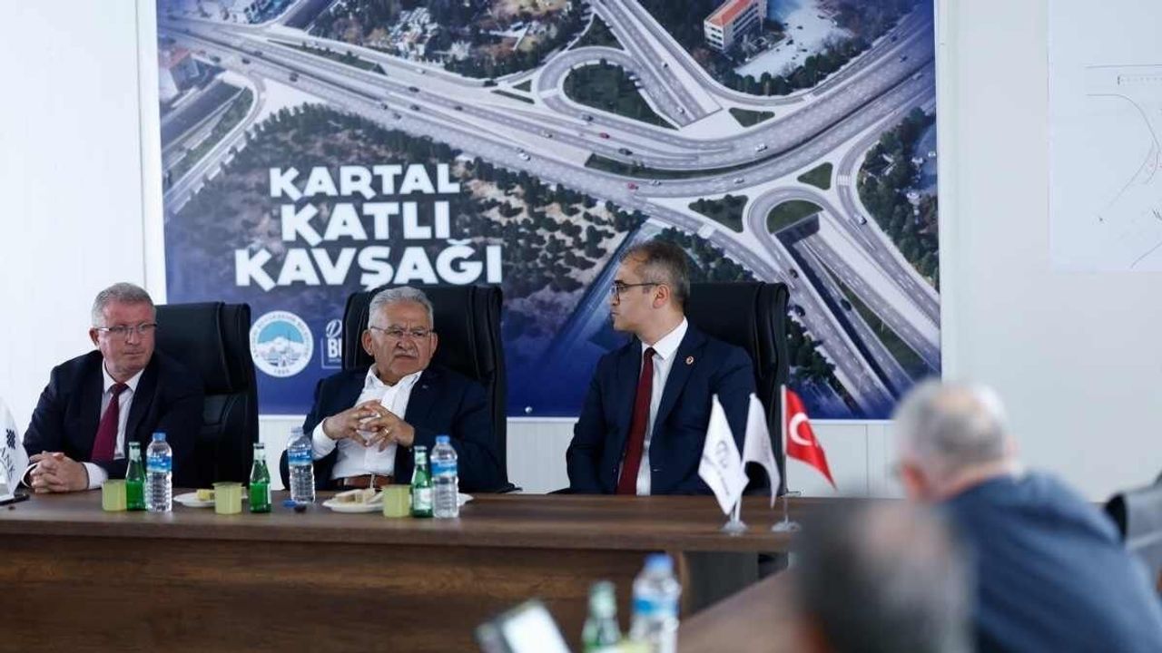 Büyükkılıç, Kartal Kavşağı hakkında merak edilenleri cevapladı
