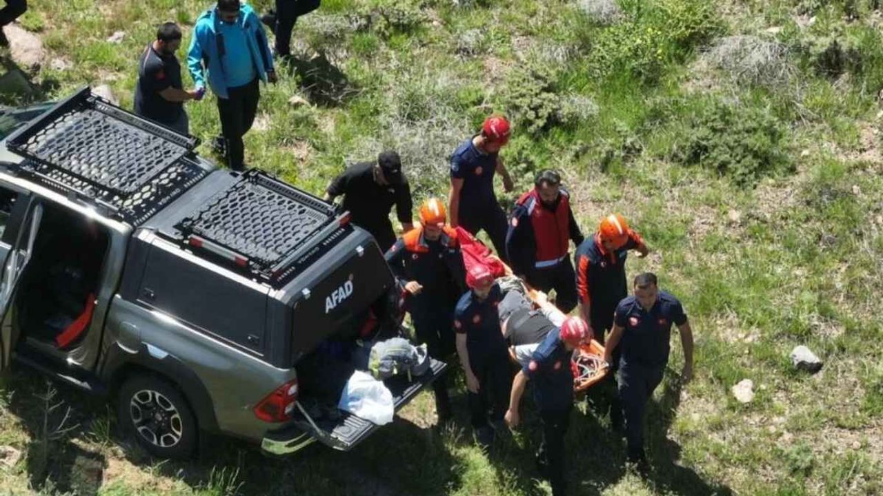 Hisarcık’ta kayalıklardan düşen şahıs yaralandı