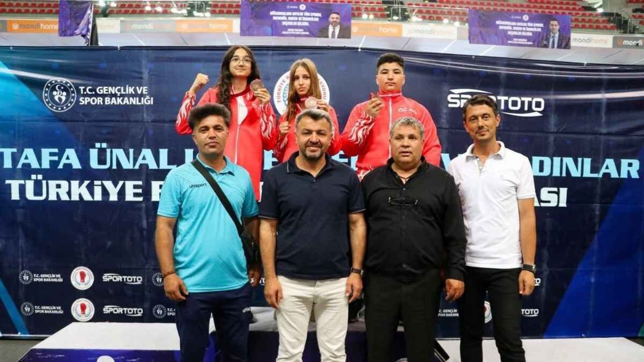 Kayserili sporculardan 3 madalya birden!