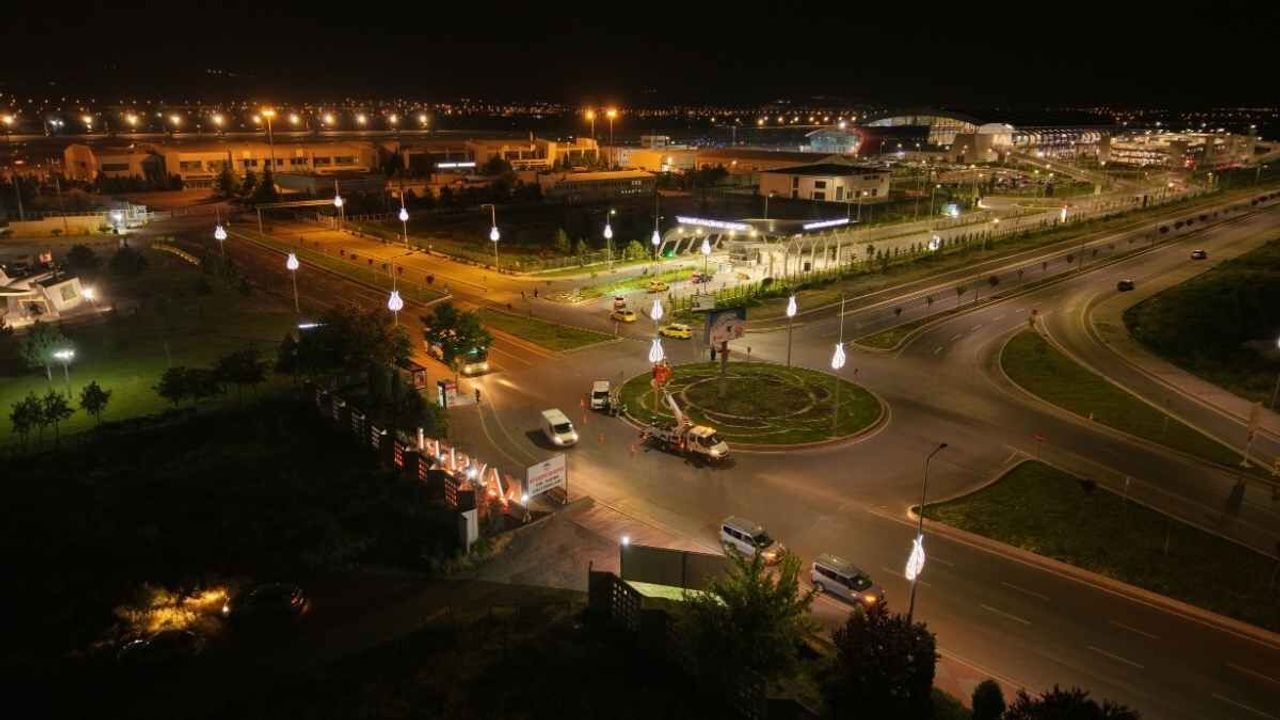 Kayseri havalimanı yoluna büyükşehirden estetik dokunuş