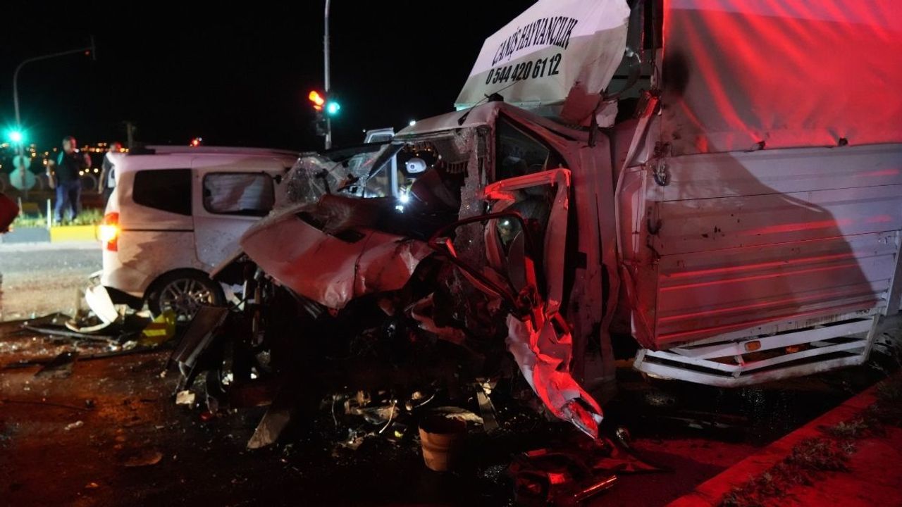 Kayseri yolunda kaza 1’i ağır 10 yaralı