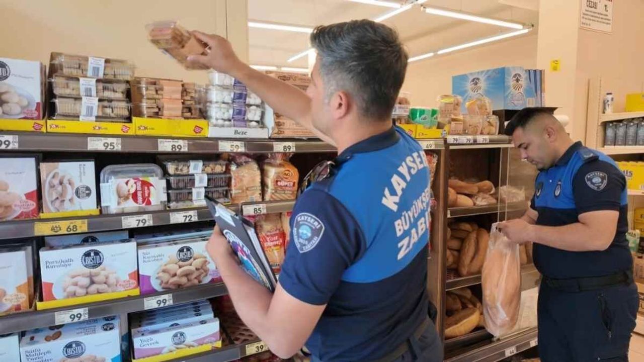Kayseri Zabıtası’ndan zincir marketlere denetim