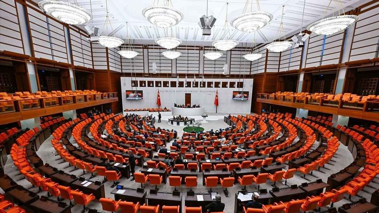 TBMM'de yeni haftada yoğun mesai: Emekli maaşı zammı, 12. yargı paketi ve öğrenci affı görüşülecek